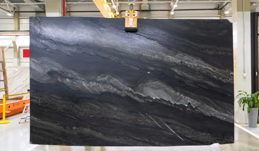 Кварцит Black Tempest